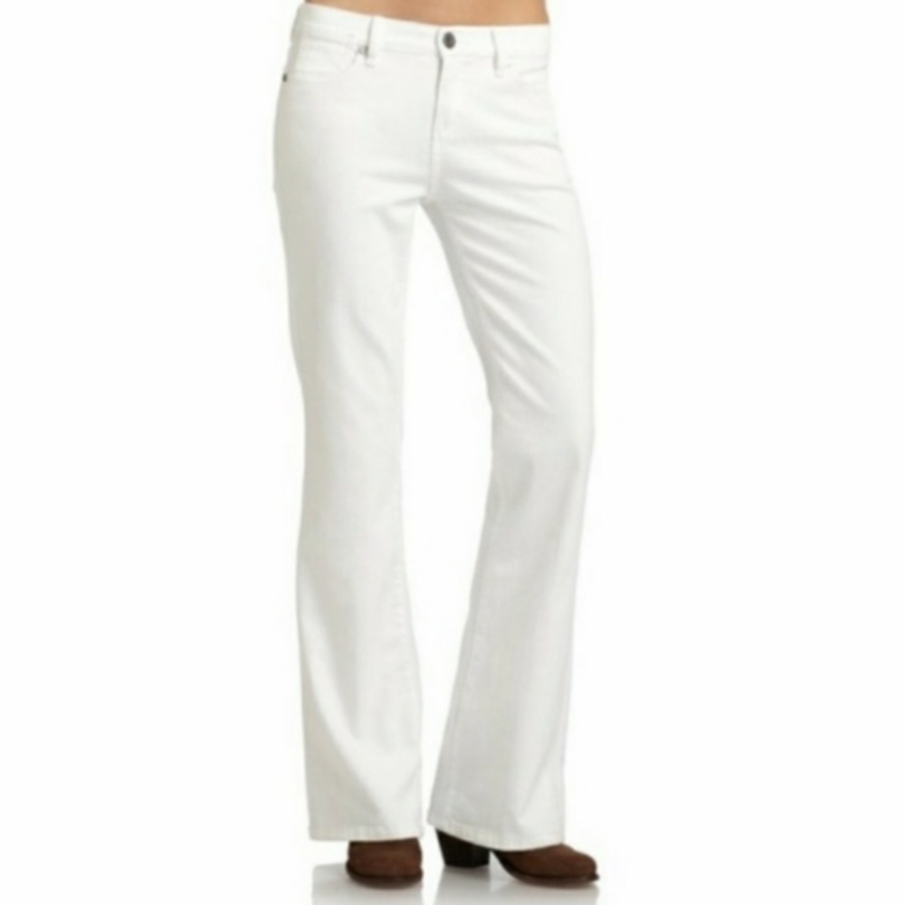 NWT BCBGMAXAZRIA STRETCH DENIM FLARED JEAN 28